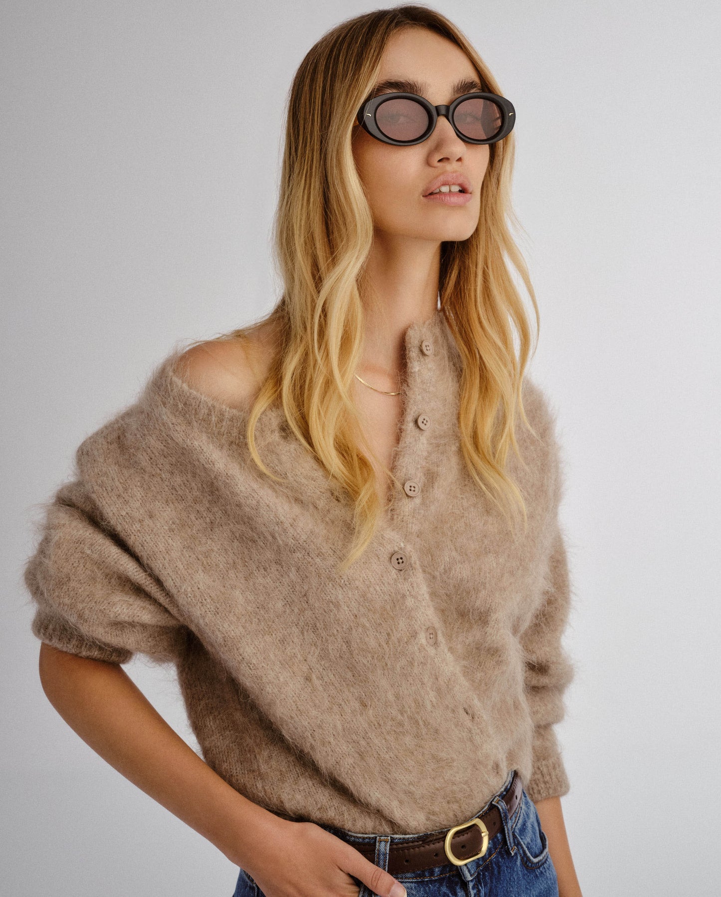 The Avalon Black Female Oval Sunglasses | Luv Lou