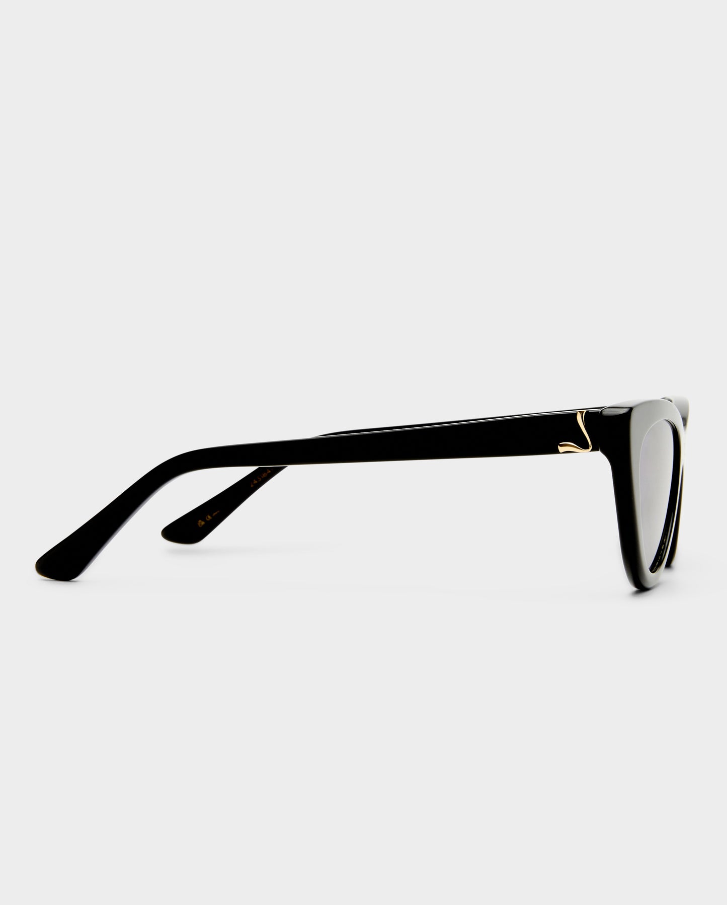 The Leui Black Female Cat-Eye Sunglasses | Luv Lou