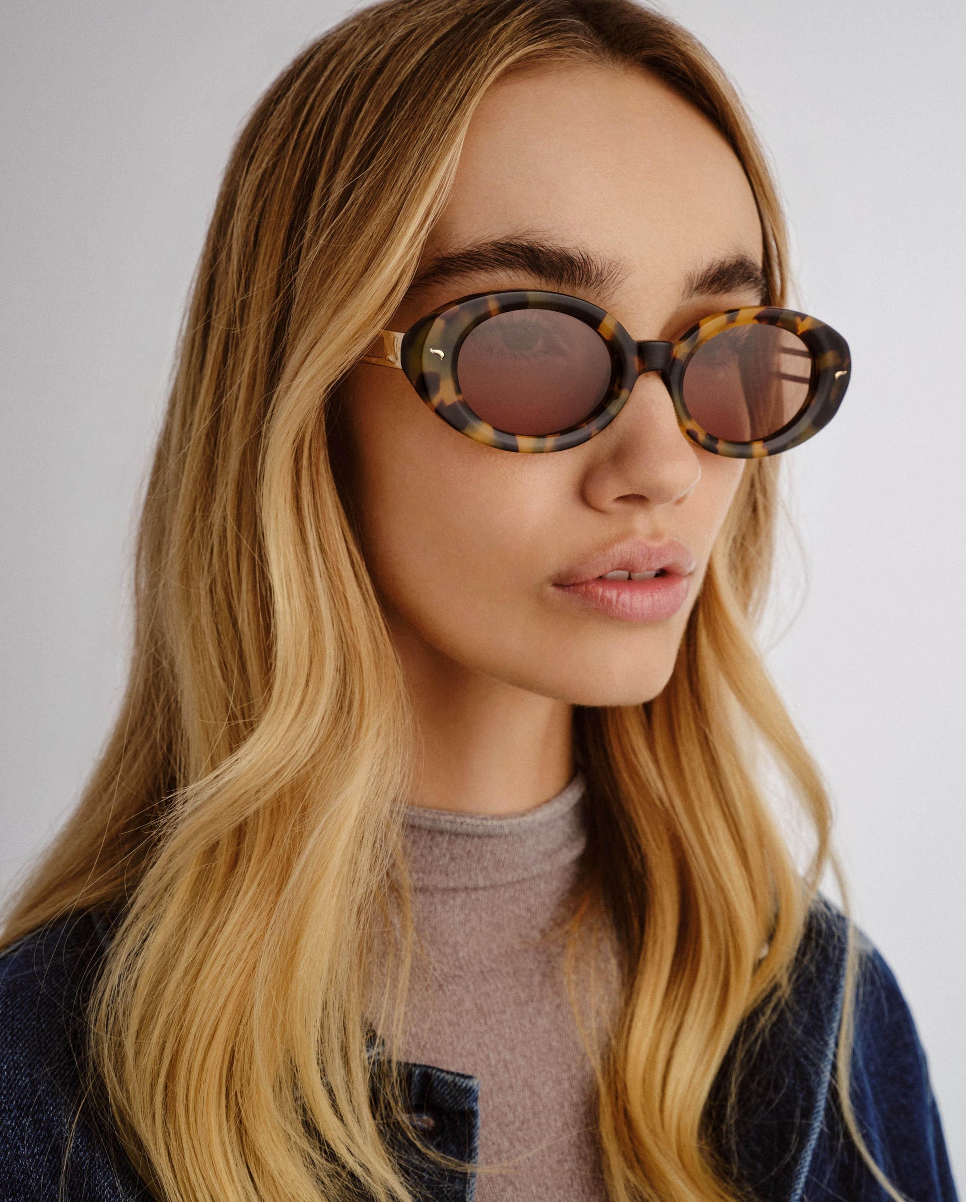 The Avalon Tort Female Oval Sunglasses | Luv Lou