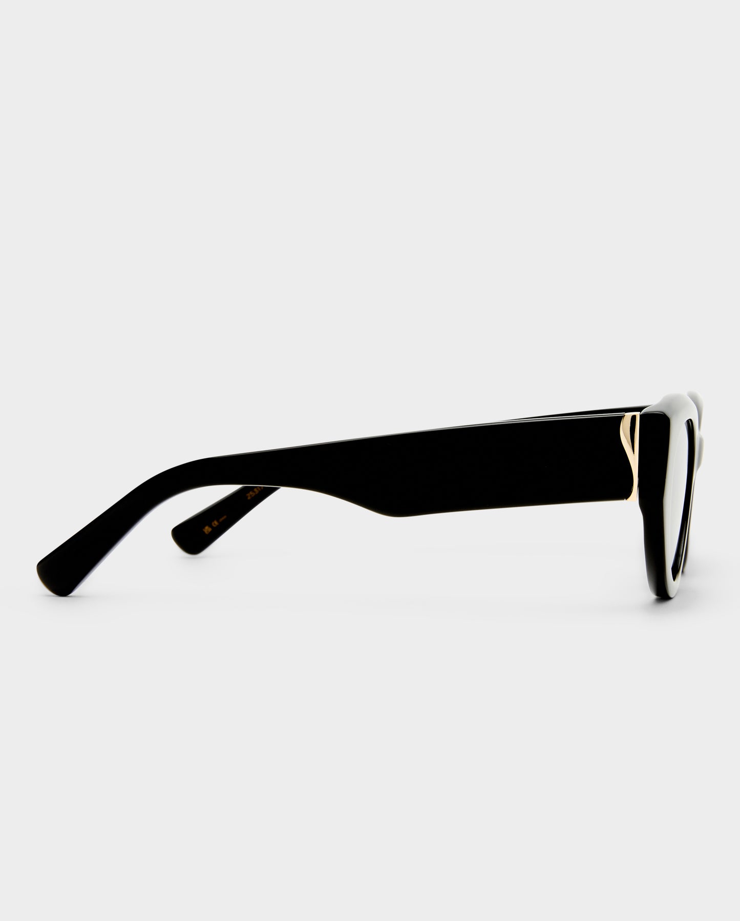 The Poppy Black Female Cat-Eye Sunglasses | Luv Lou