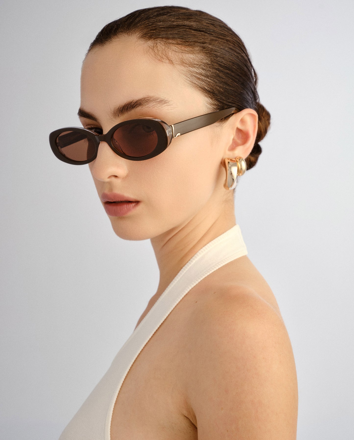 The Morgan Dark Chocolate Female Oval Sunglasses | Luv Lou