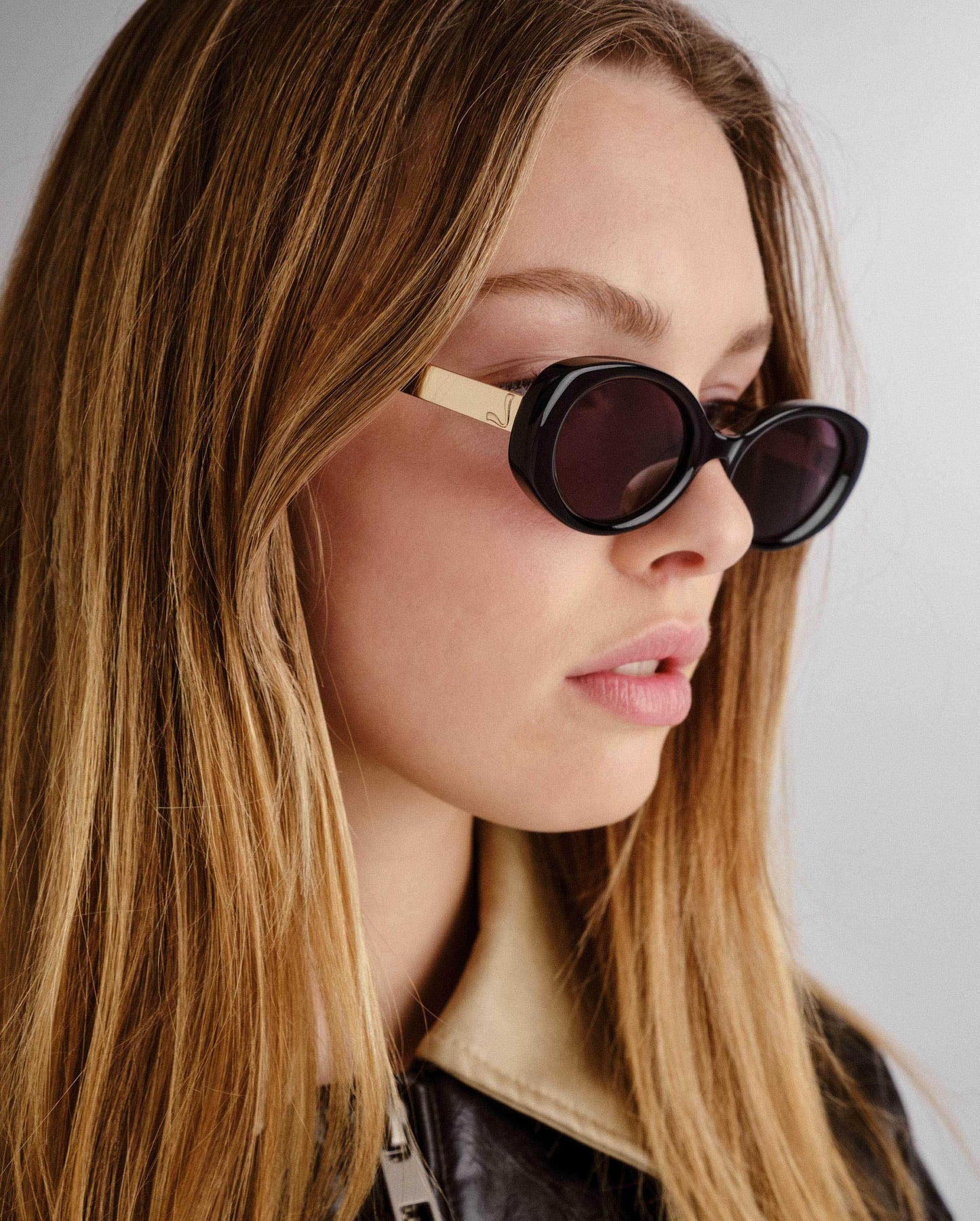 The Honey Black Female Oval Sunglasses | Luv Lou